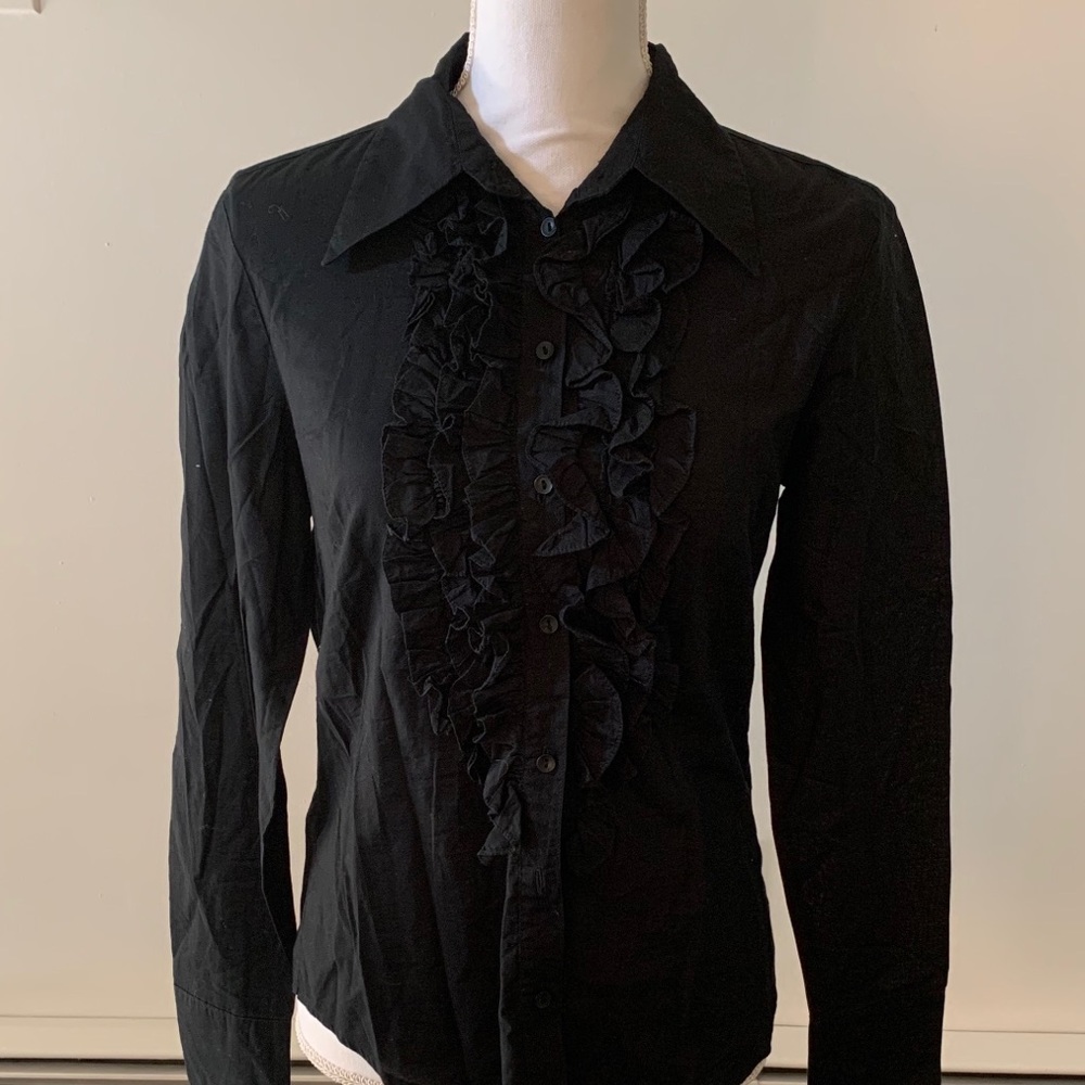 🤩HENNES Black button down ruffle shirt